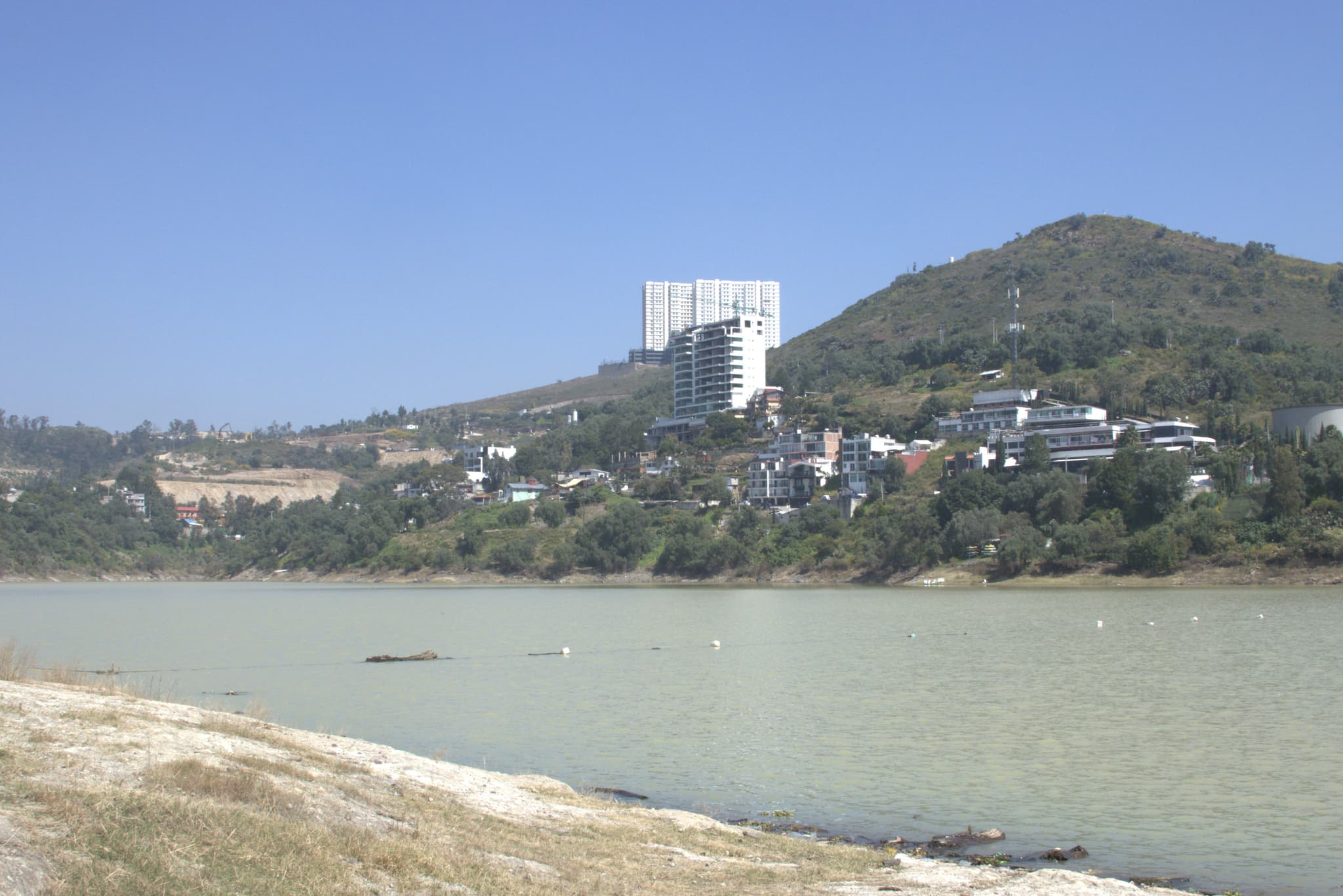 14 Presa Madín contaminación.jpeg