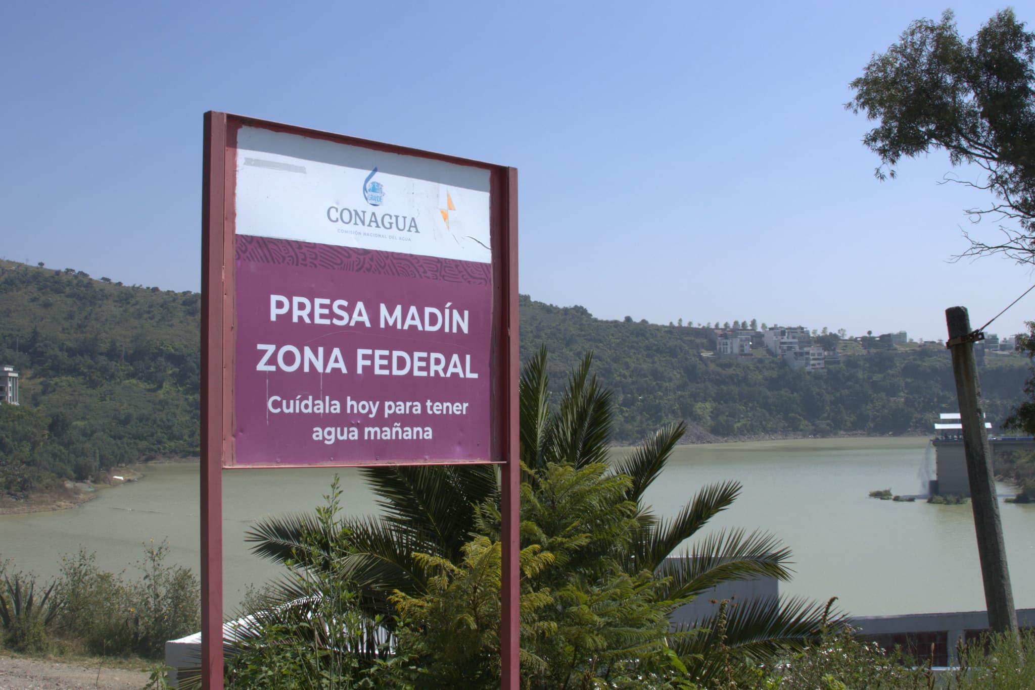 1 Presa Madín contaminación.jpeg
