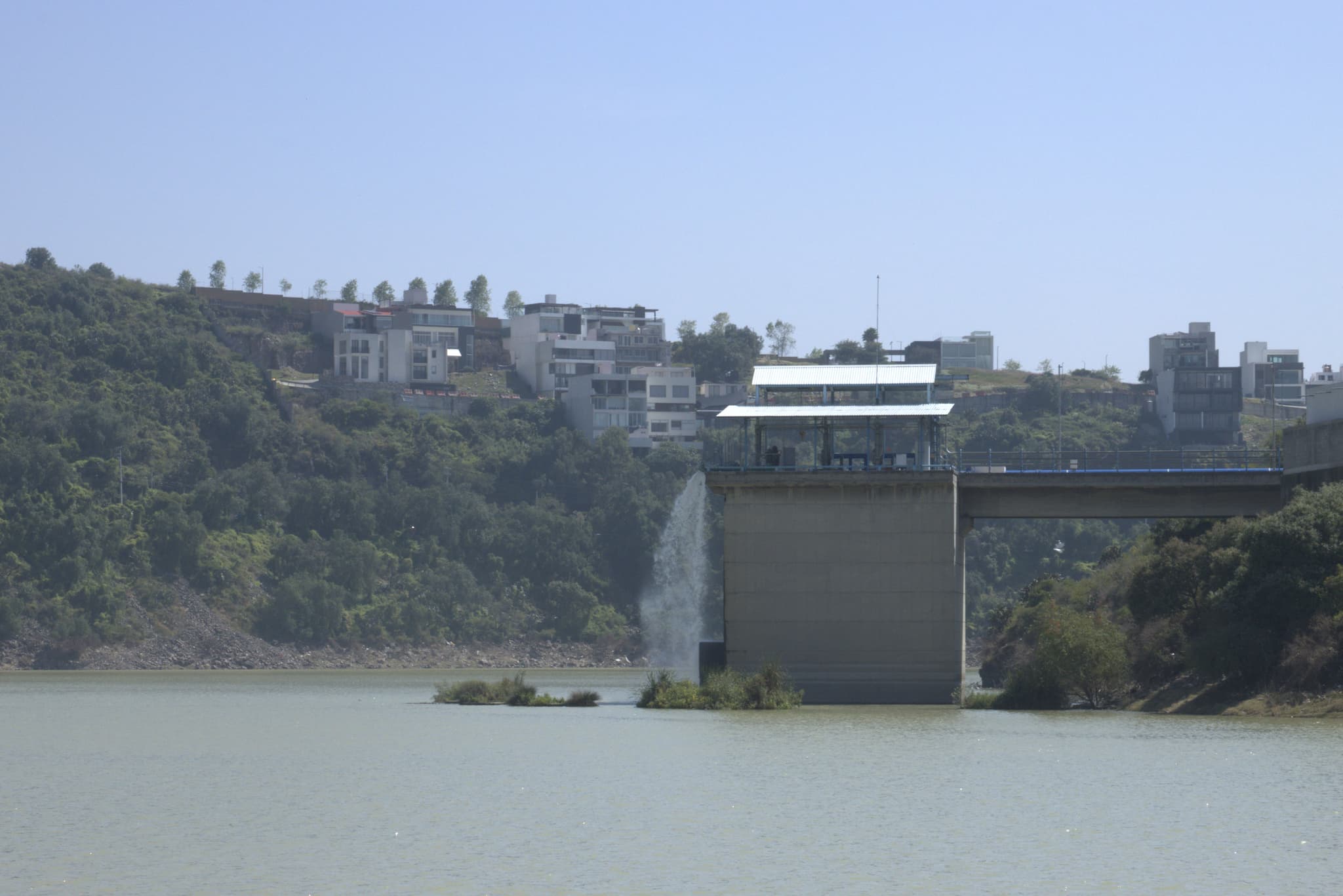 3 Presa Madín contaminación.jpeg