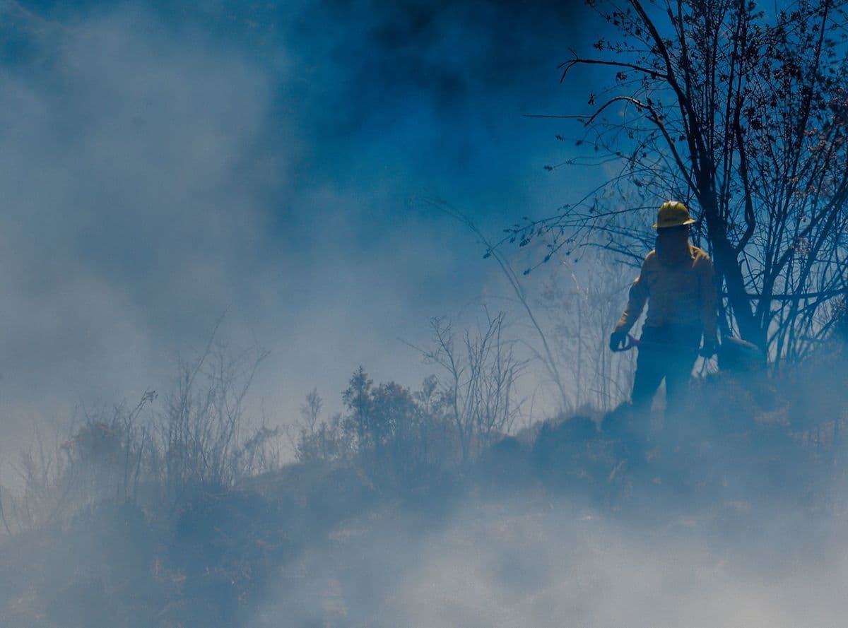 Brigadista en quema controlada. Foto: Crisanta Espinosa Aguilar/Cuartoscuro.com